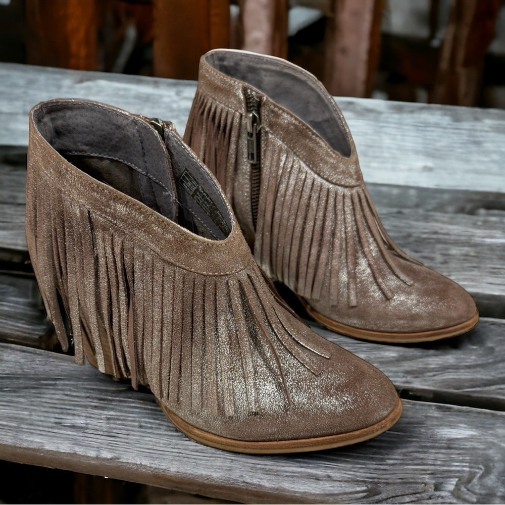 ARIAT UNBRIDLED~LAYLA~METALLIC~ DISTRESSED~COWBOY BOOTS~FLATTERING~WORN ONCE~BR